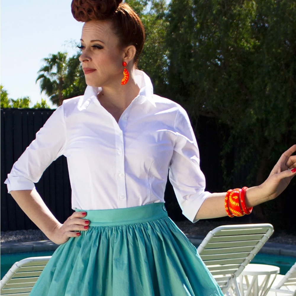 The Quintessential Blouse for a Retro Babe